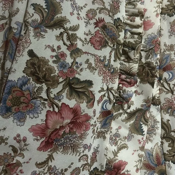 Vintage 1970’s Teddi Floral Blouse with Ruffled Neckline - Picture 3 of 4